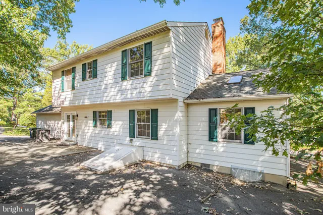 $700,000 | 6935 Pineway, University Park, MD 20782