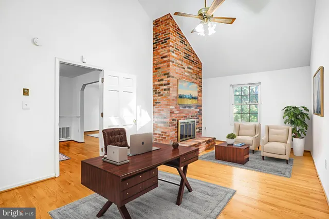 $700,000 | 6935 Pineway, University Park, MD 20782