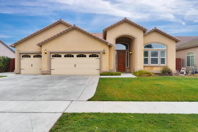$489,000 | 798 South Michelle Avenue, Kerman, CA 93630
