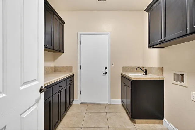 $489,000 | 798 South Michelle Avenue, Kerman, CA 93630