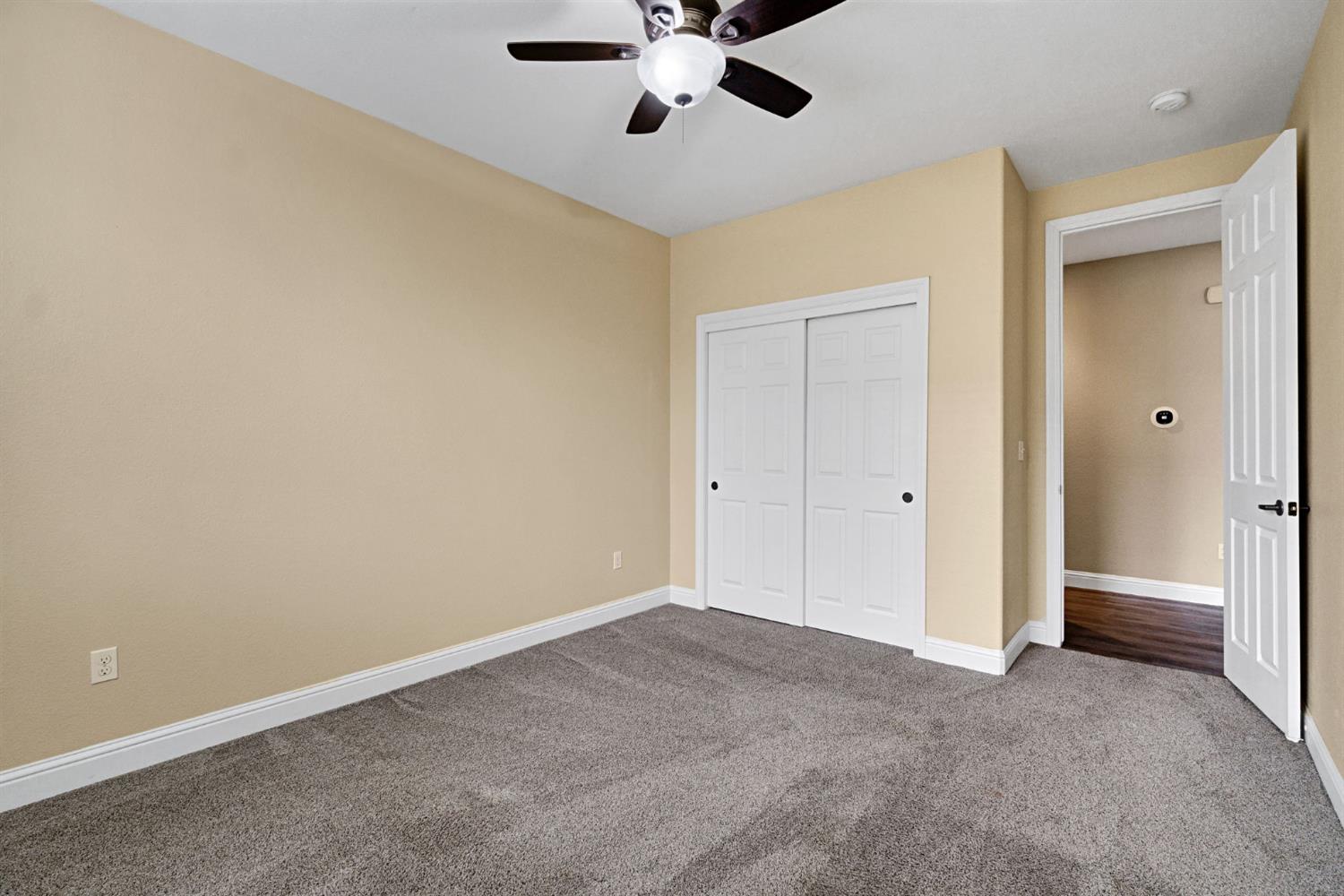 798 South Michelle Avenue Kerman, CA 93630 - Photo 20 of 33