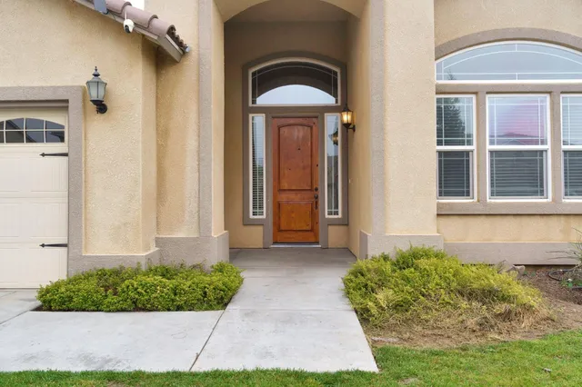 $489,000 | 798 South Michelle Avenue, Kerman, CA 93630