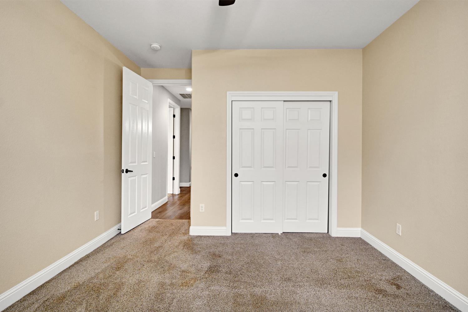 798 South Michelle Avenue Kerman, CA 93630 - Photo 24 of 33