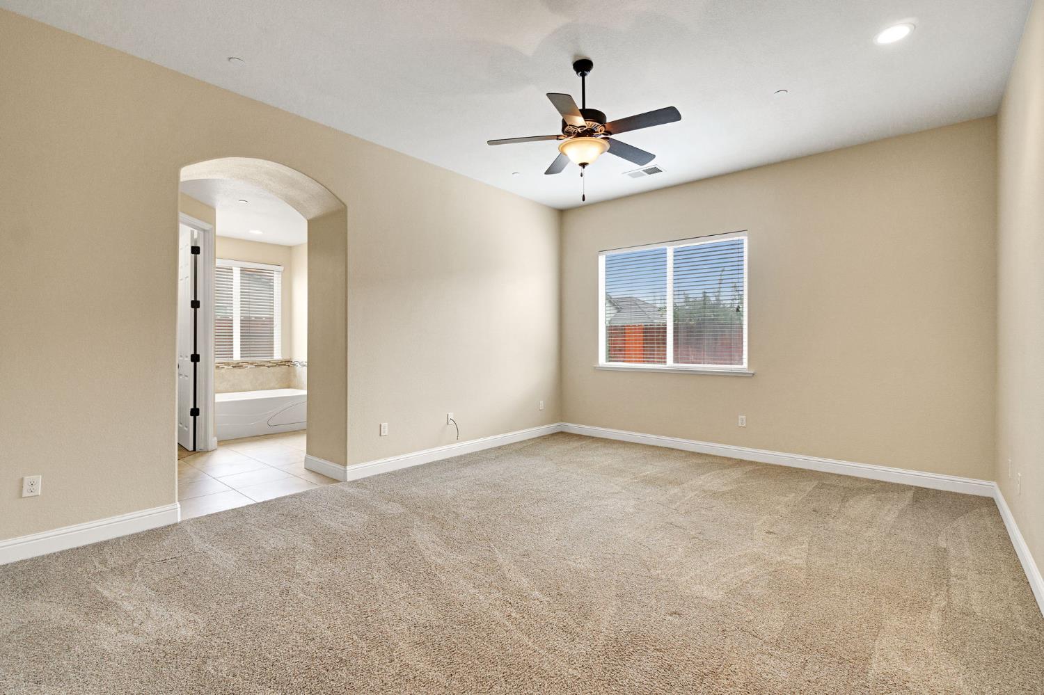 798 South Michelle Avenue Kerman, CA 93630 - Photo 25 of 33