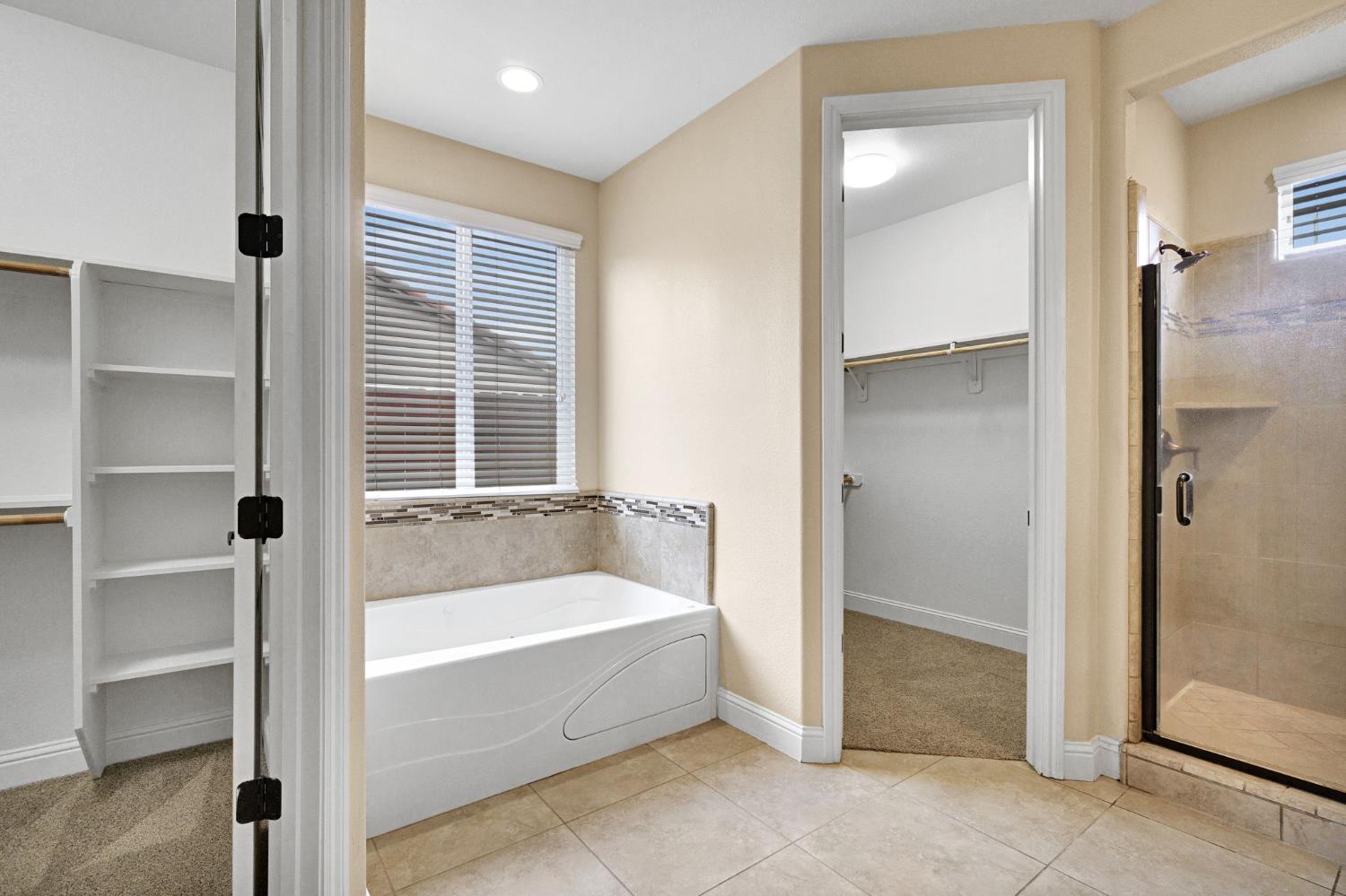 798 South Michelle Avenue Kerman, CA 93630 - Photo 28 of 33