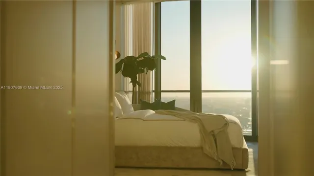 $7,650,000 | 1000 Biscayne Boulevard, Unit 3201, Miami, FL 33132