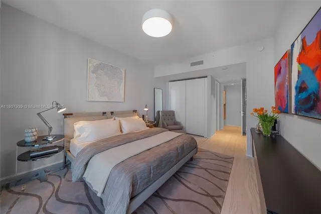 $7,650,000 | 1000 Biscayne Boulevard, Unit 3201, Miami, FL 33132