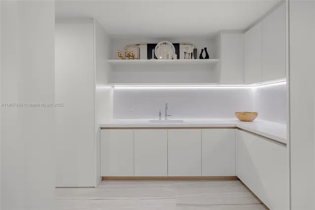 $7,650,000 | 1000 Biscayne Boulevard, Unit 3201, Miami, FL 33132