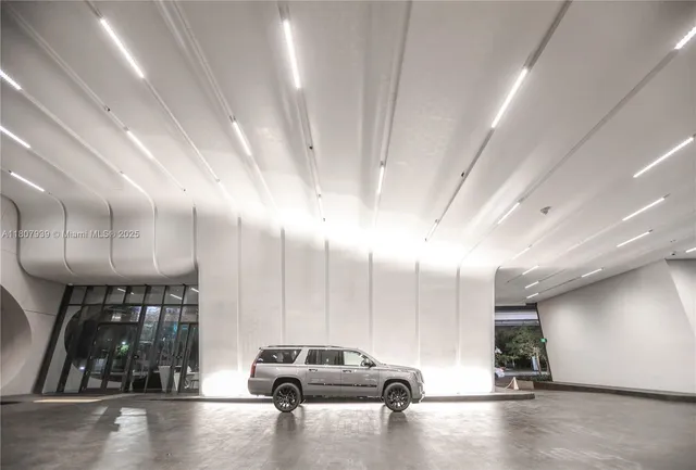 $7,650,000 | 1000 Biscayne Boulevard, Unit 3201, Miami, FL 33132