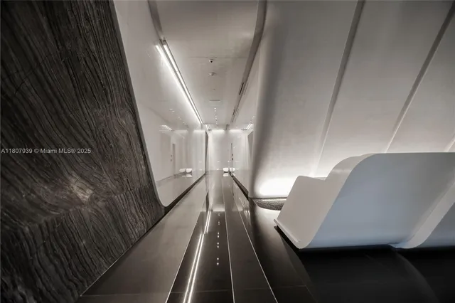 $7,650,000 | 1000 Biscayne Boulevard, Unit 3201, Miami, FL 33132