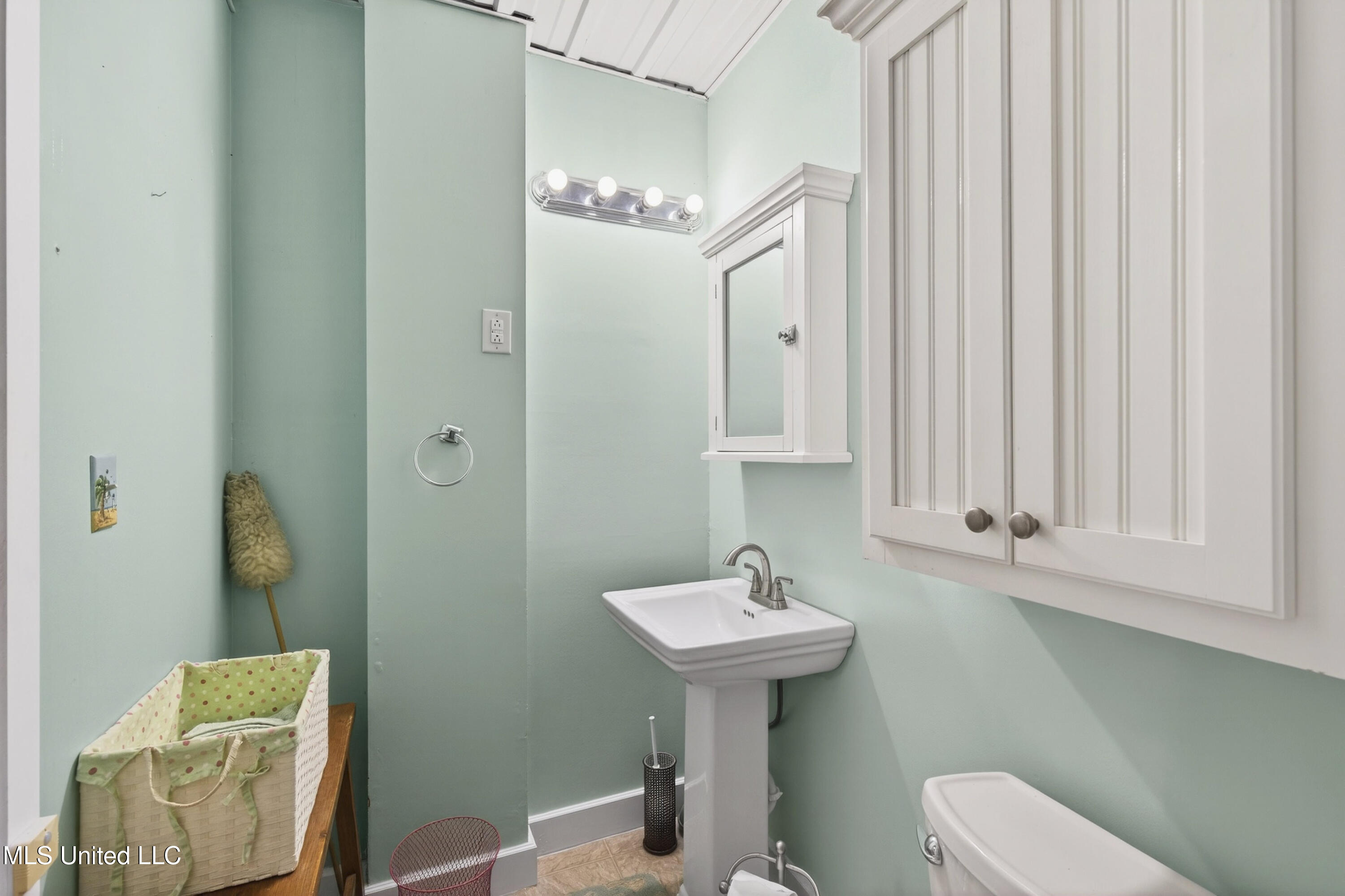 470 West Beach Boulevard Long Beach, MS 39560 - Photo 15 of 28 470W.BeachBlvd-30