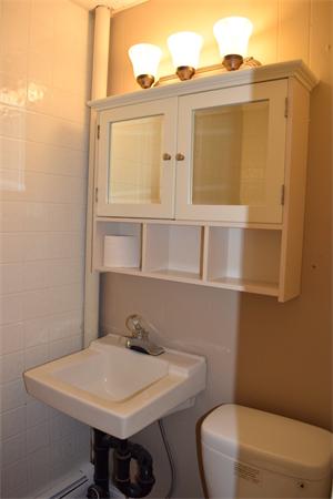 109 Ridgewood Avenue Holyoke, MA 01040 - Photo 8 of 25 Gallery Image 8