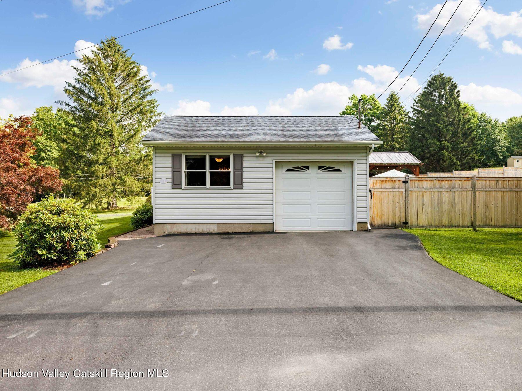 11 Hoppenstedt Road Wallkill, NY 12589 - Photo 4 of 41 photo_online_010