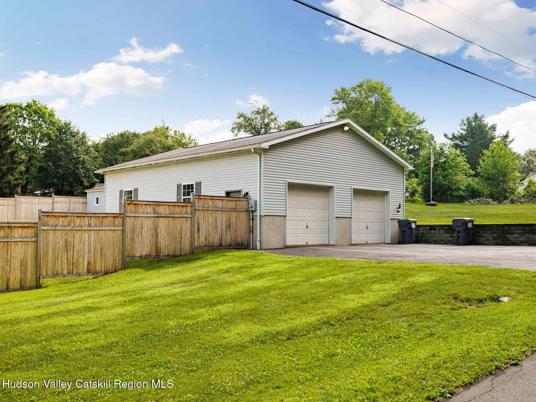 11 Hoppenstedt Road Wallkill, NY 12589 - Photo 5 of 41 photo_online_011