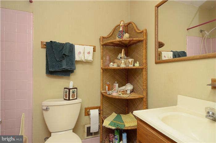 501 Waterford Road Silver Spring, MD 20901 - Photo 13 of 21 Bath