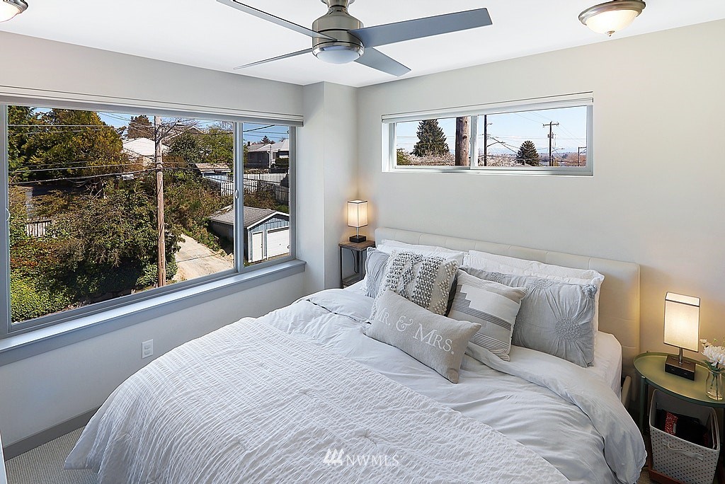 3949 Southwest Oregon Street Seattle, WA 98116 - Photo 12 of 22 Gallery Image 12