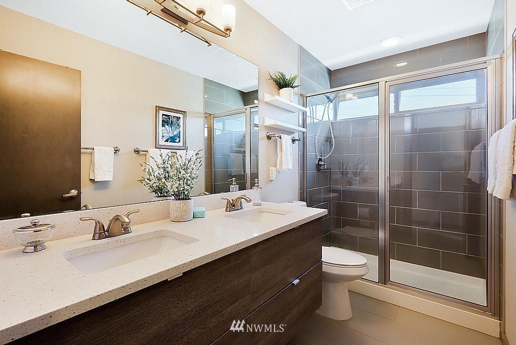 3949 Southwest Oregon Street Seattle, WA 98116 - Photo 13 of 22 Gallery Image 13
