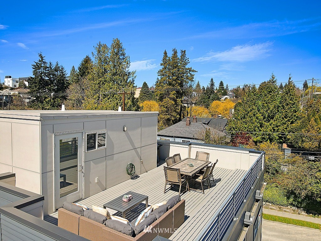 3949 Southwest Oregon Street Seattle, WA 98116 - Photo 17 of 22 Gallery Image 17