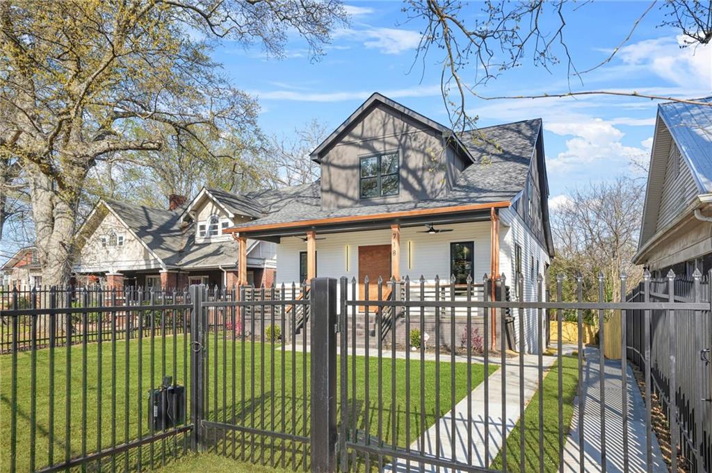 718 Cascade Avenue Southwest Atlanta, GA 30310 - Photo 2 of 37