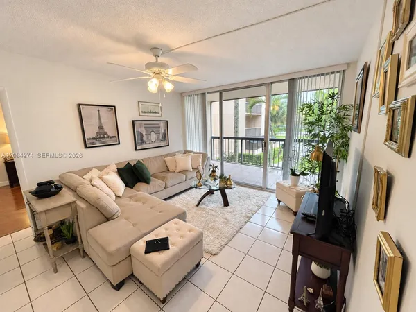 $2,300 | 10425 Southwest 112th Avenue, Unit 220, Miami, FL 33176