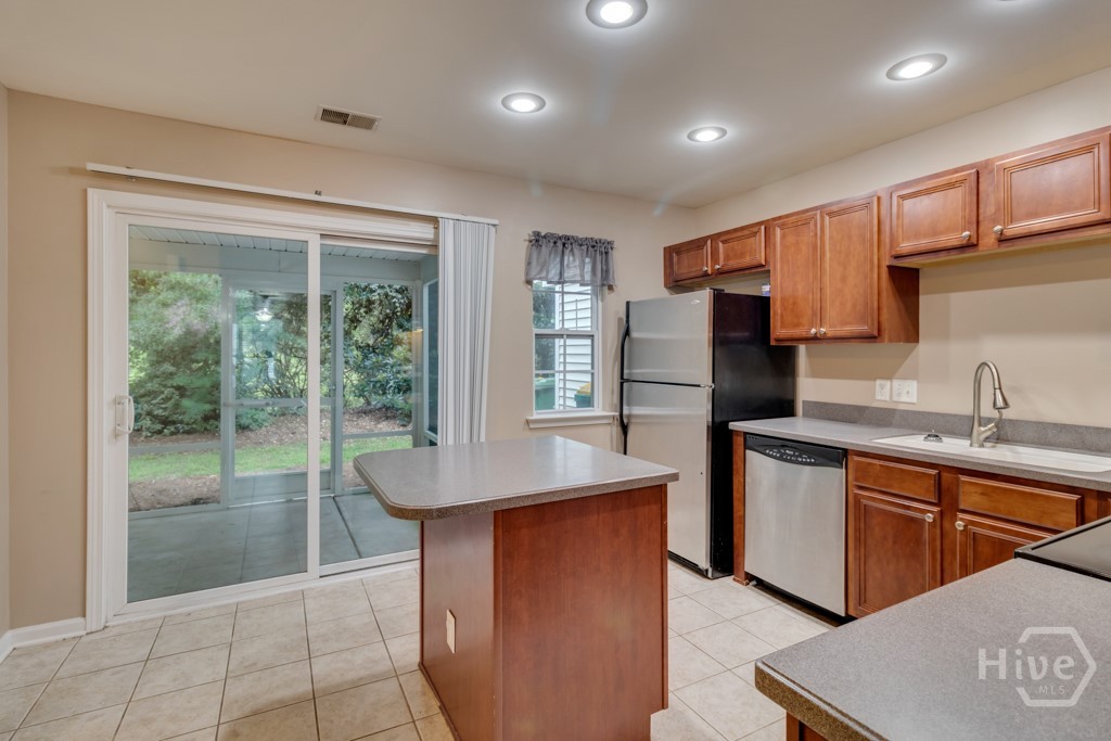 146 Sonata Circle Pooler, GA 31322 - Photo 14 of 35 Kitchen