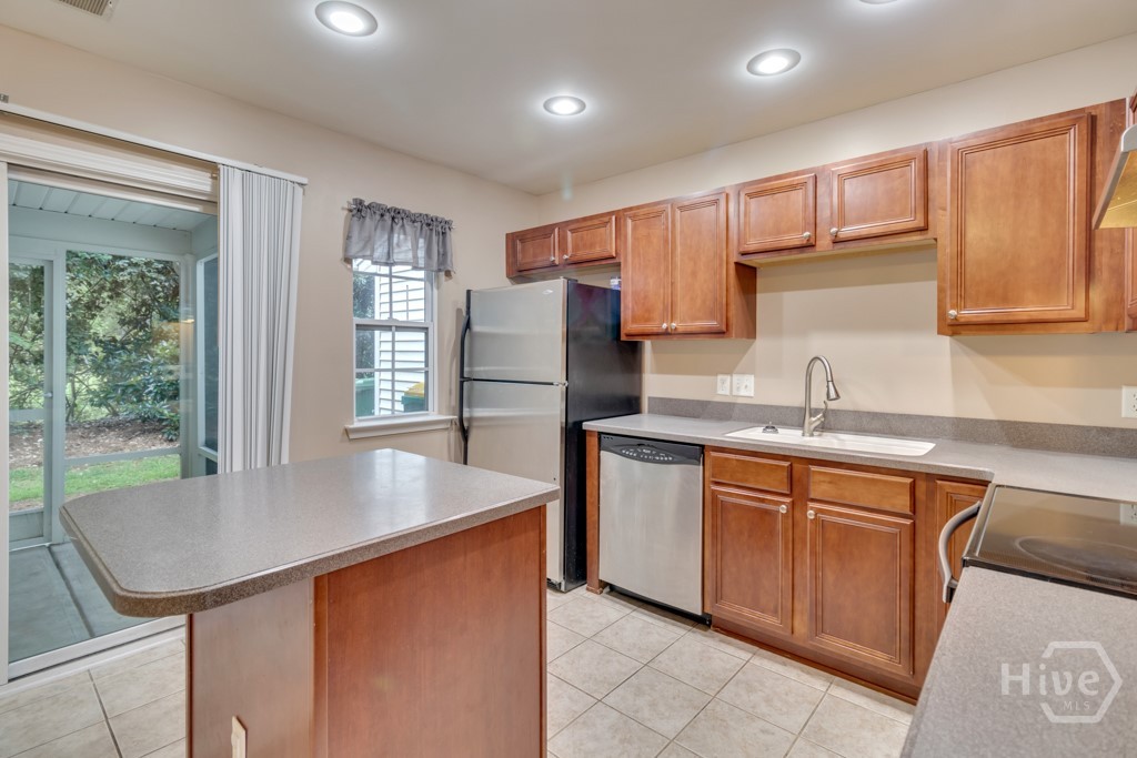 146 Sonata Circle Pooler, GA 31322 - Photo 10 of 35 Kitchen