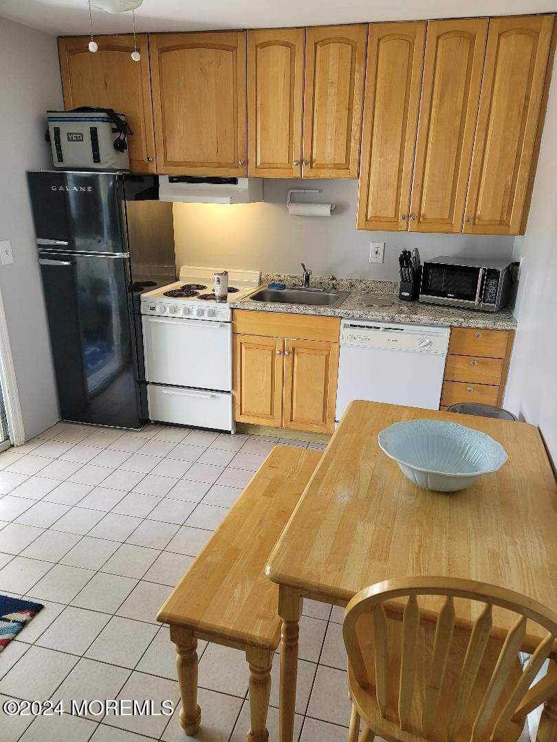 602 Central Avenue Spring Lake Heights, NJ 07762 - Photo 4 of 14 kitchen 602 2024