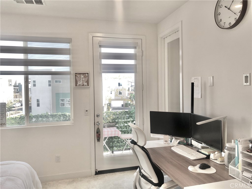 259 Sash Irvine, CA 92618 - Photo 4 of 5