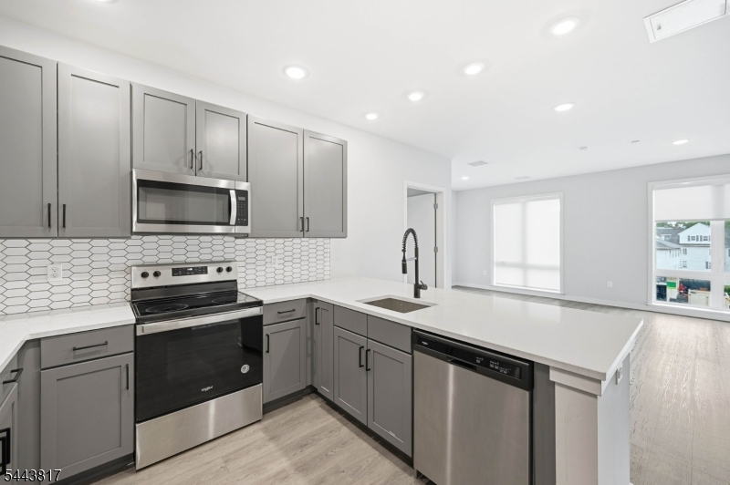 175 Morris Street, Unit 309 Morristown, NJ 07960 - Photo 6 of 23