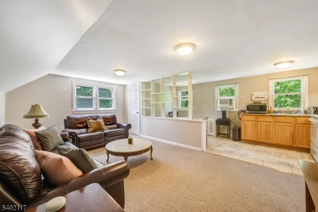 $1,950 | 6 Waughaw Road, Montville, NJ 07082