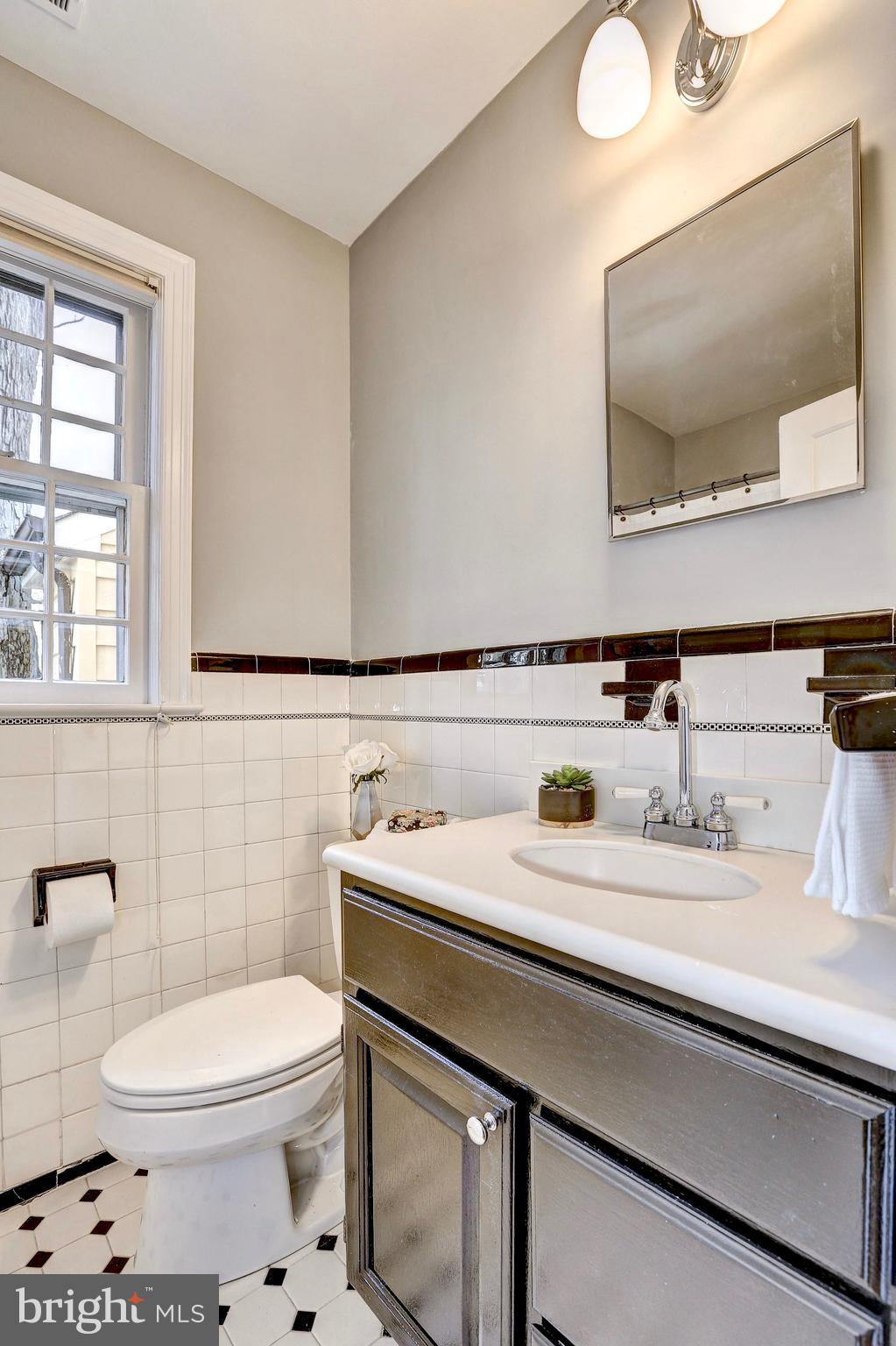 6613 32nd Street Northwest Washington, DC 20015 - Photo 28 of 47 Upper level full bath w/ a vintage vibe