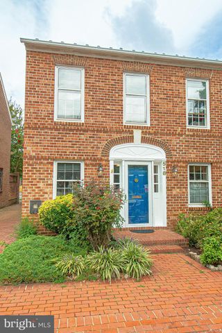 $956,000 | 518 Tobacco Quay, Alexandria, VA 22314
