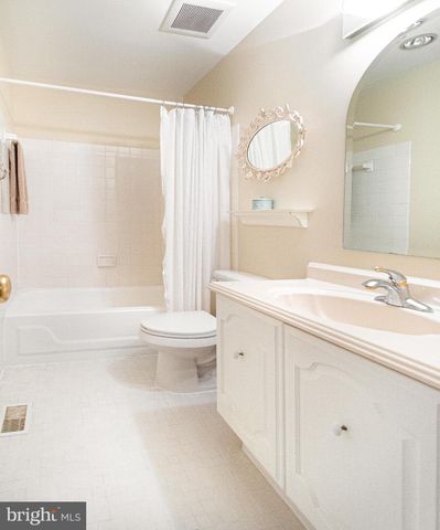 $956,000 | 518 Tobacco Quay, Alexandria, VA 22314