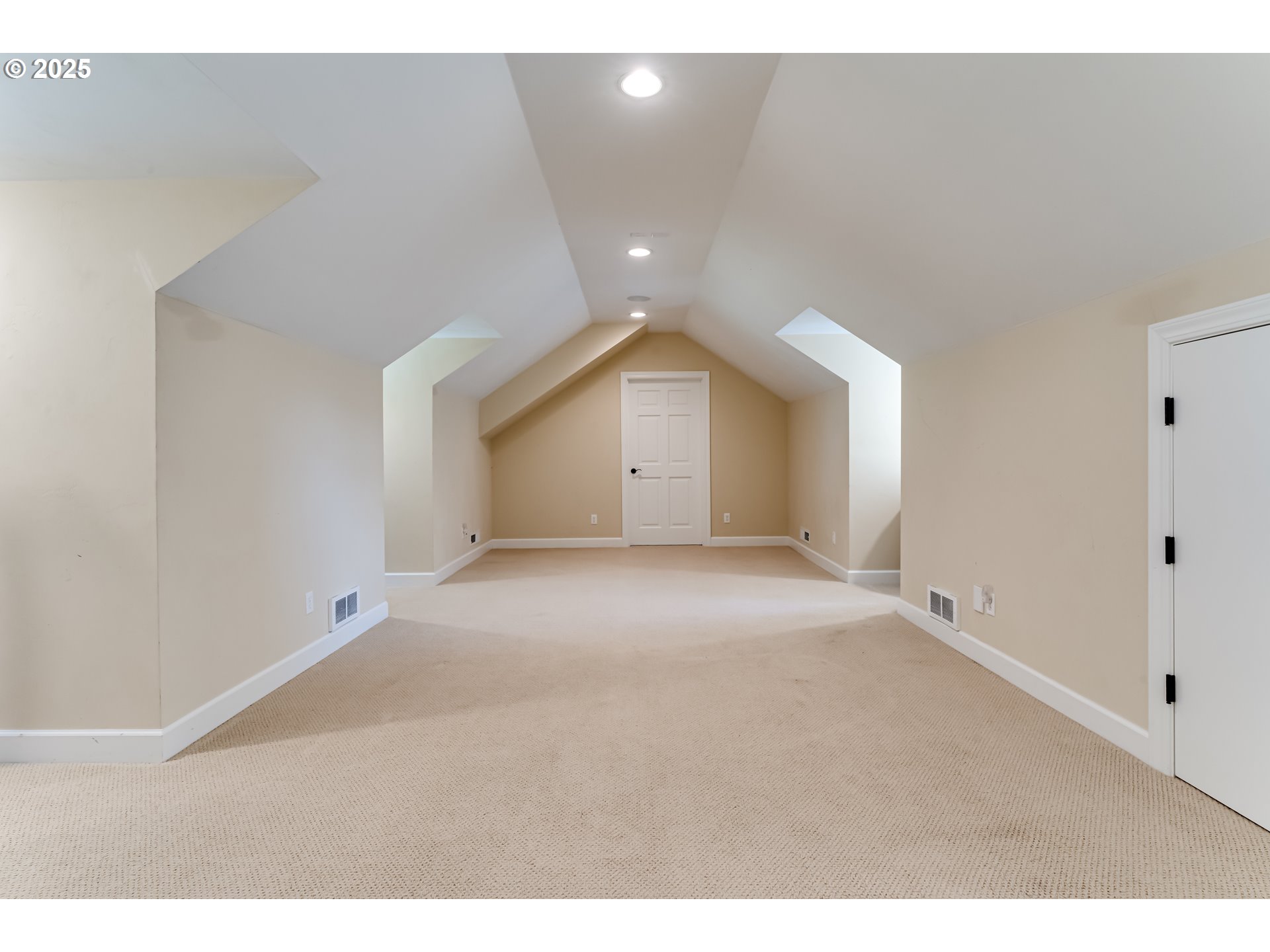 2030 West 34th Avenue Eugene, OR 97405 - Photo 36 of 48