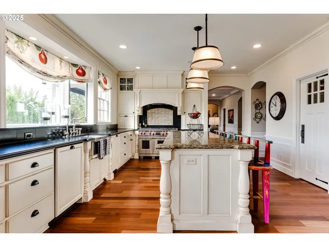 $2,795,000 | 2030 West 34th Avenue, Eugene, OR 97405