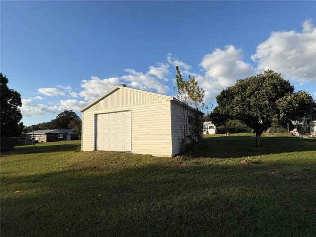 $1,700 | 626 3rd Avenue, Lady Lake, FL 32159