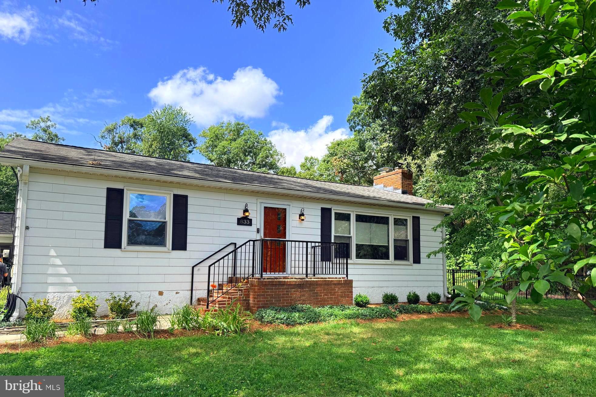 833 Meadow Road Severn, MD 21144 - Photo 3 of 6 Two level Rancher w/ carport & finished basement!