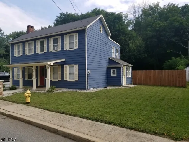 $2,500 | 619 South Main Street, Stewartsville, NJ 08886