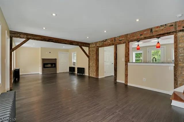 $2,500 | 619 South Main Street, Stewartsville, NJ 08886