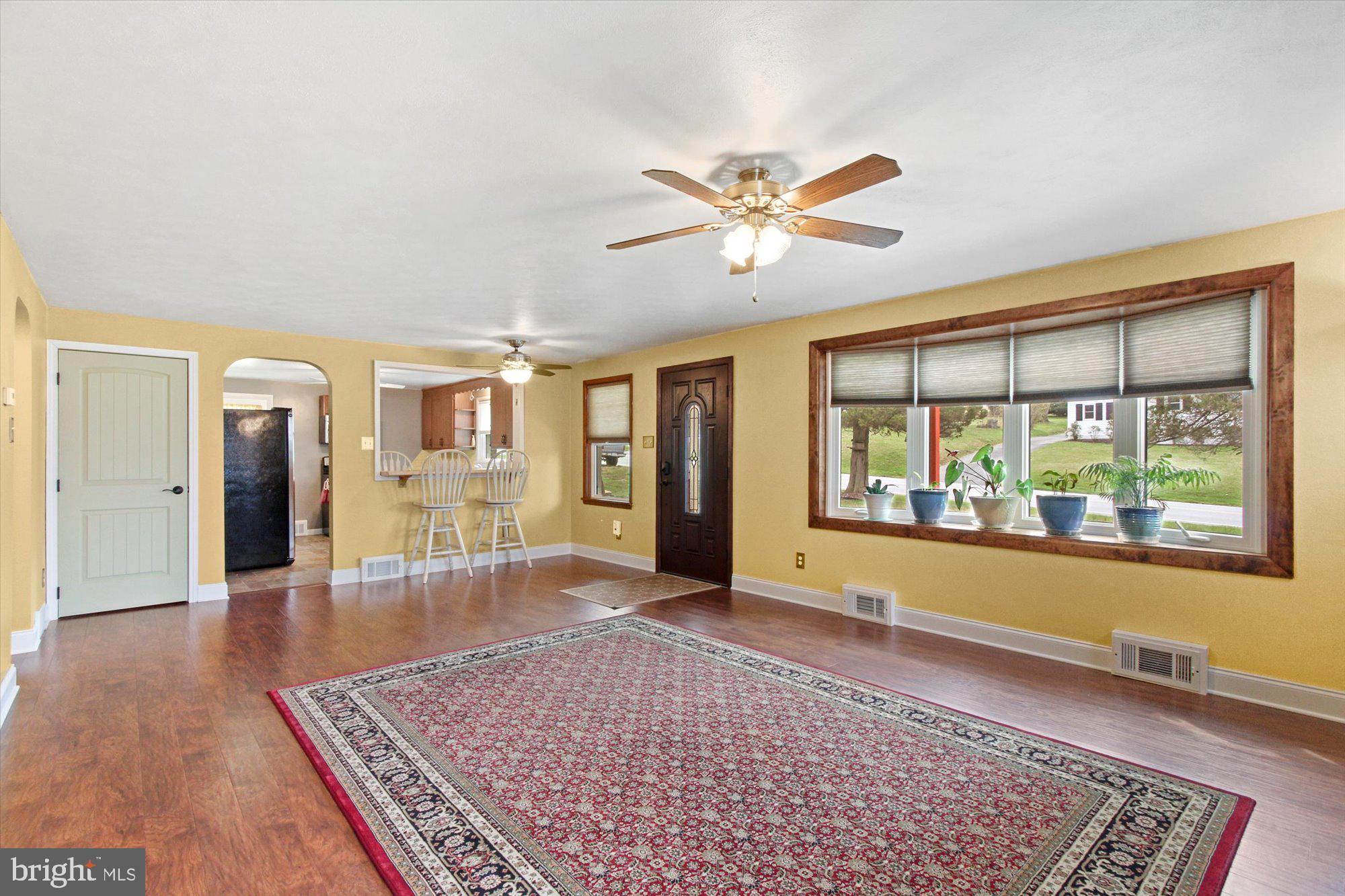 3015 East Prospect Road York, PA 17402 - Photo 4 of 27 Bow with casement windows