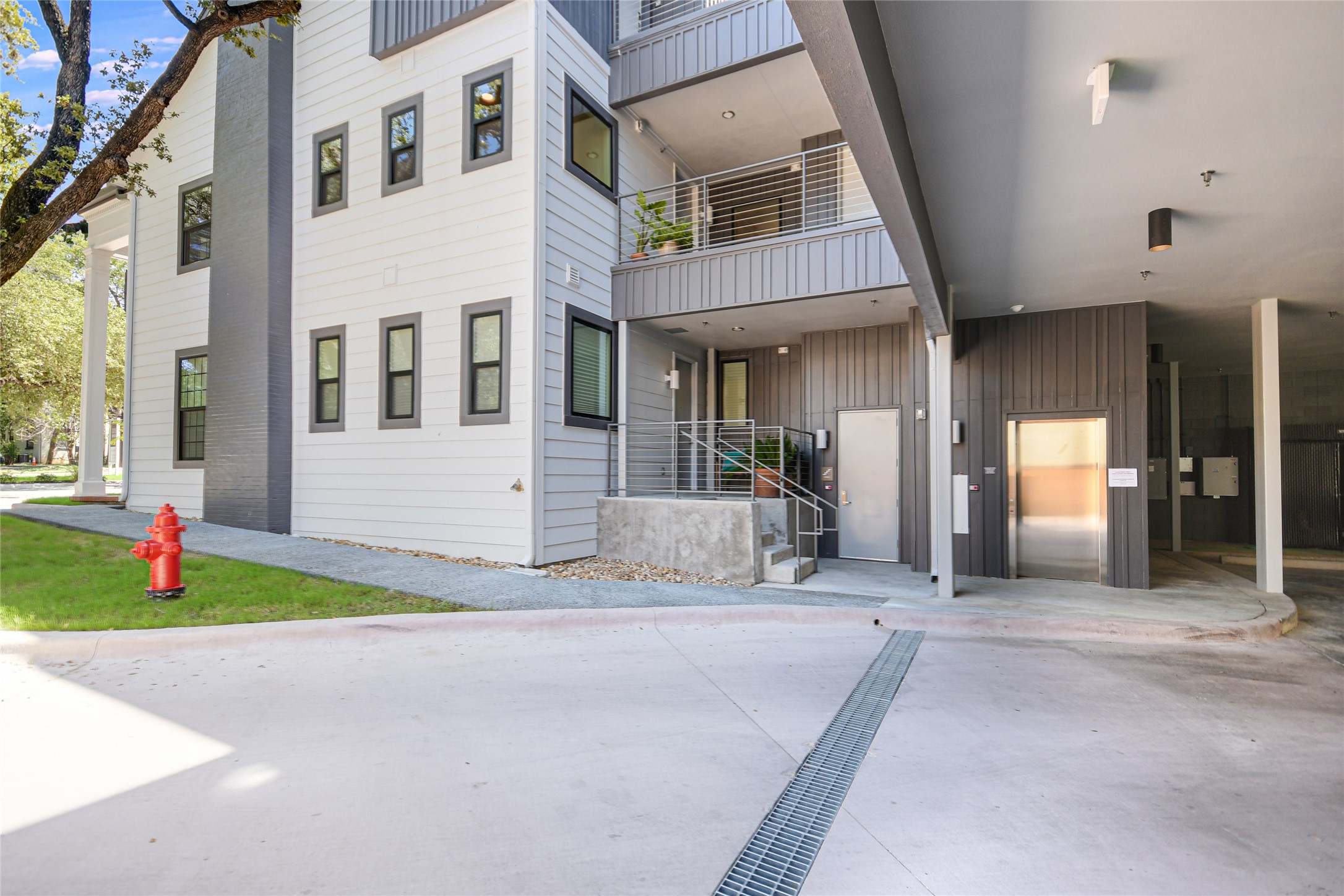 1715 Enfield Road, Unit 202 Austin, TX 78703 - Photo 31 of 32 Gallery Image 31