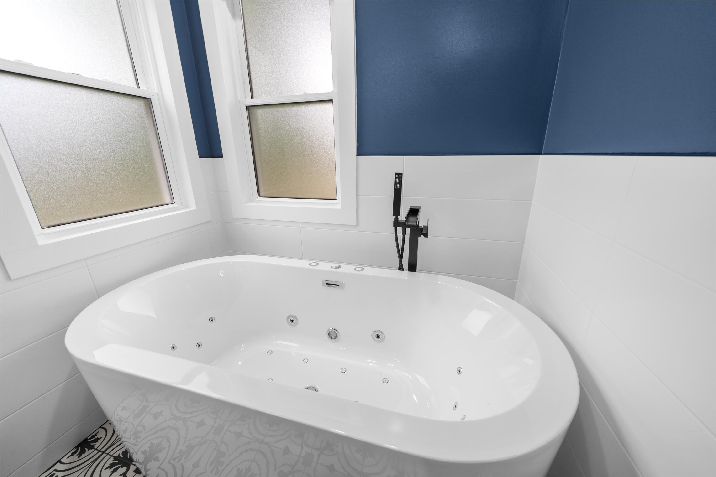 5580 Textile Road Ypsilanti, MI 48197 - Photo 25 of 107 025-Soak anyone