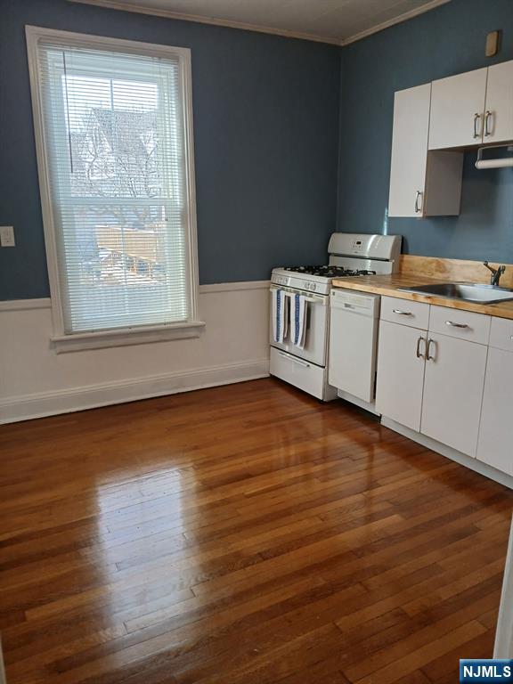 80 Highland Cross, Unit 2 Rutherford, NJ 07070 - Photo 4 of 24