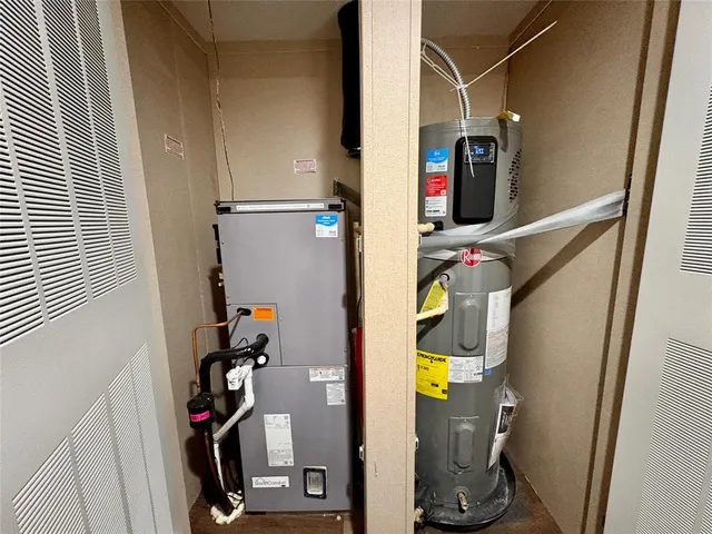 a view of walk in closet