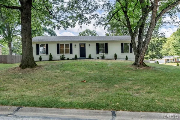 $385,000 | 1 Rendina Court, Ellisville, MO 63011