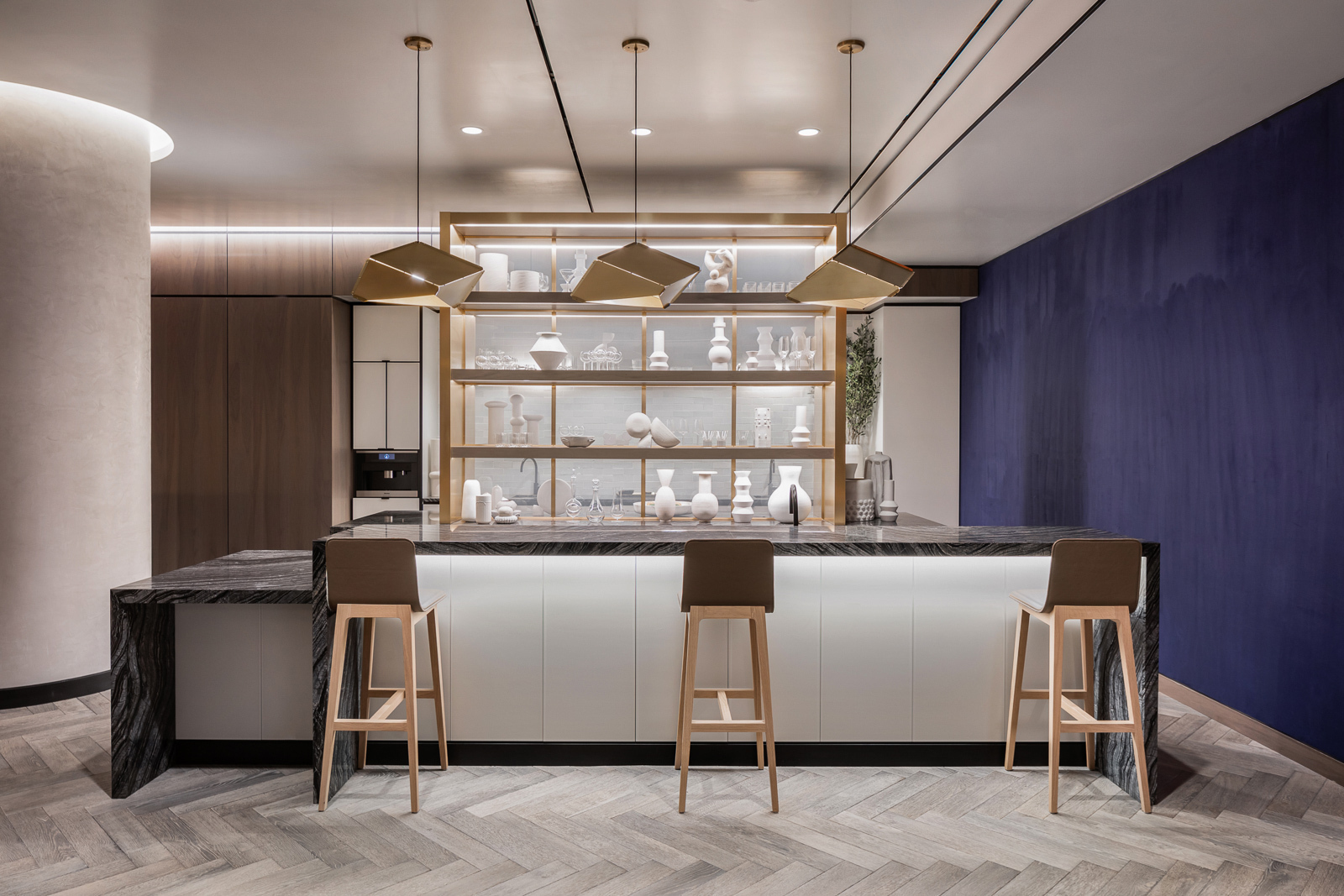 252 South Street, Unit 40G Manhattan, NY 10002 - Photo 29 of 39 a kitchen with a table and chairs