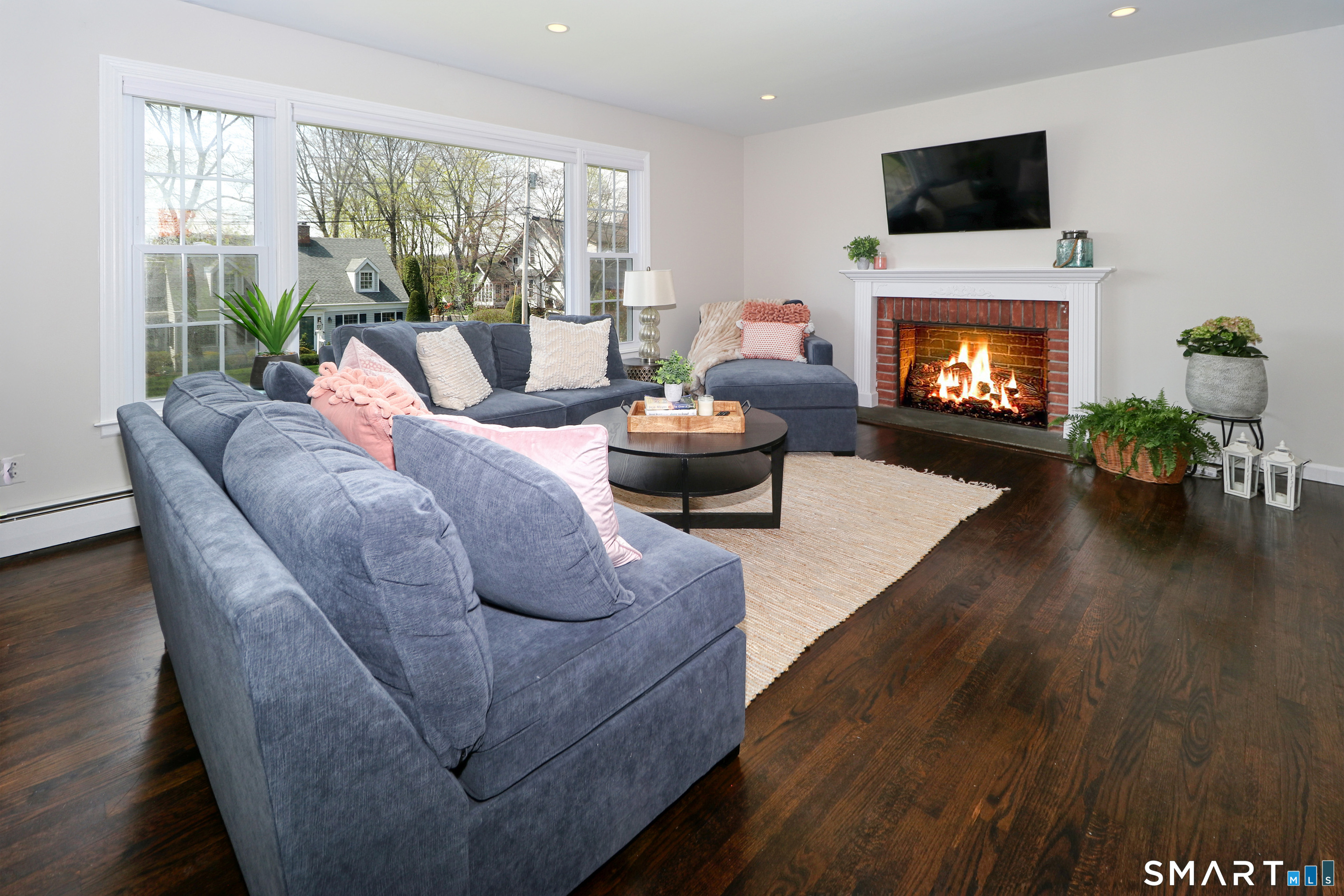 155 Fairmount Terrace Fairfield, CT 06825 - Photo 3 of 30