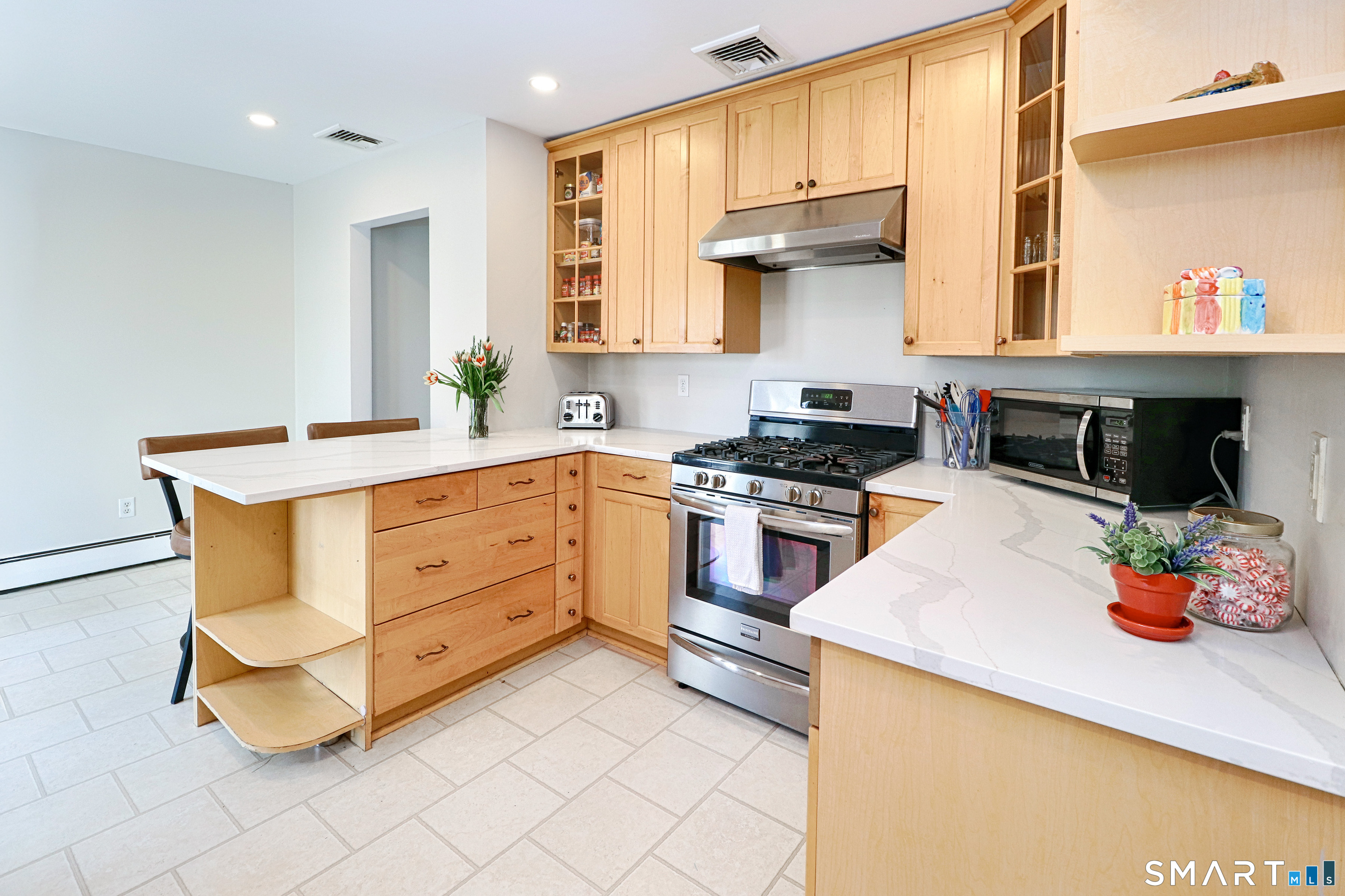 155 Fairmount Terrace Fairfield, CT 06825 - Photo 8 of 30