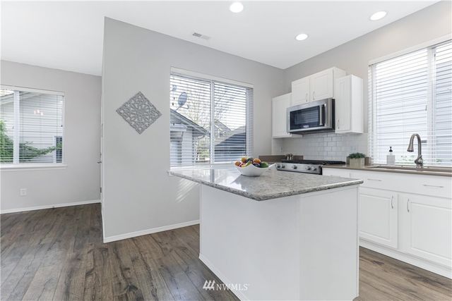 $800,000 | 7832 Douglas Avenue Southeast, Snoqualmie, WA 98065