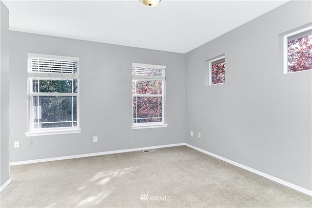 $800,000 | 7832 Douglas Avenue Southeast, Snoqualmie, WA 98065